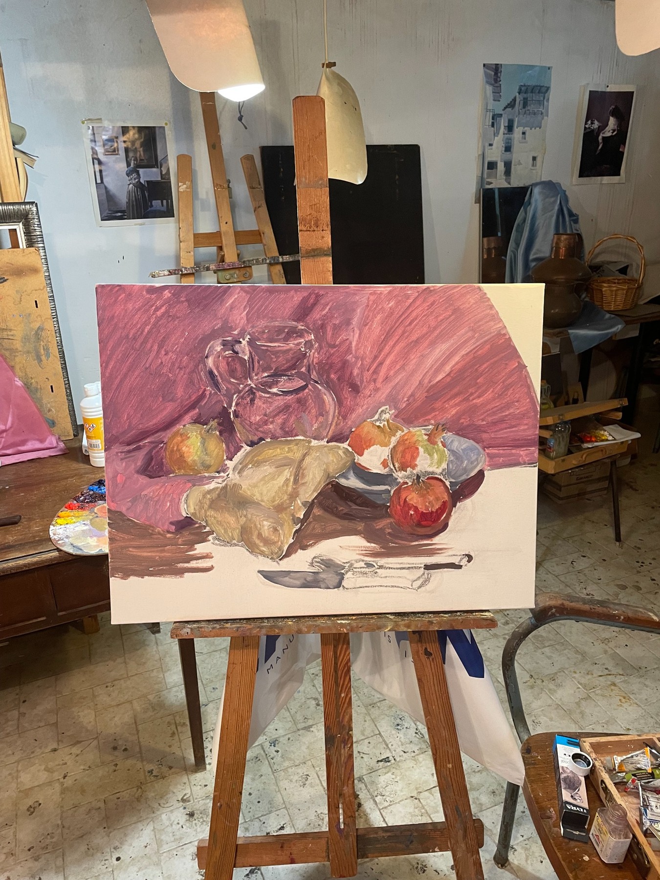 Bodegón sobre el caballete del estudio